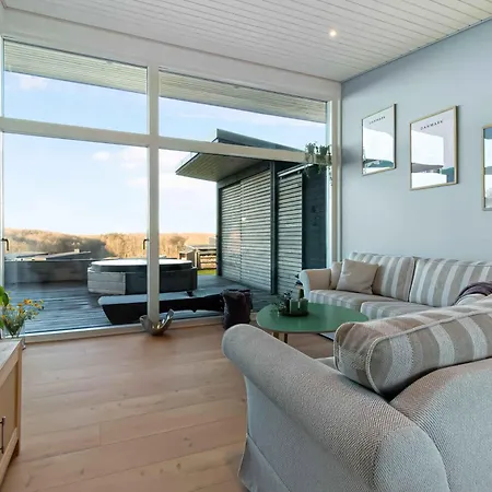 New Modern Near The Holiday home
