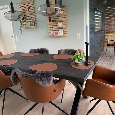 Feriehus New Modern Near The