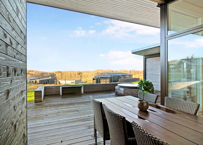 New Modern Near The Feriehus