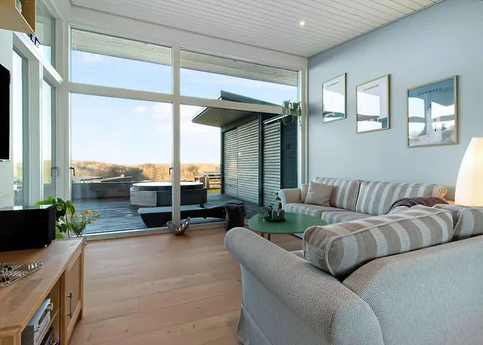 Feriehus New Modern Near The *