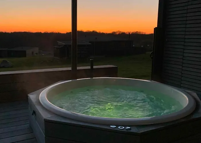 New Modern Near The Feriehus *